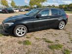 BMW 1-Serie 116i 109pk 2018 Zwart, Auto's, 1-Serie, 1280 kg, Zwart, 14 km/l