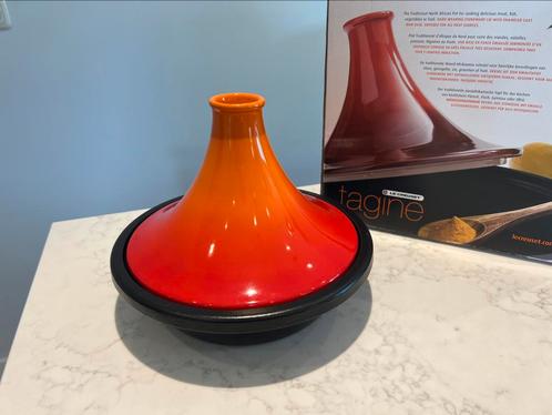 Le Creuset Tajine 27 cm in heel goede staat, Huis en Inrichting, Keuken | Potten en Pannen, Gebruikt, Koekenpan of Braadpan, Gietijzer