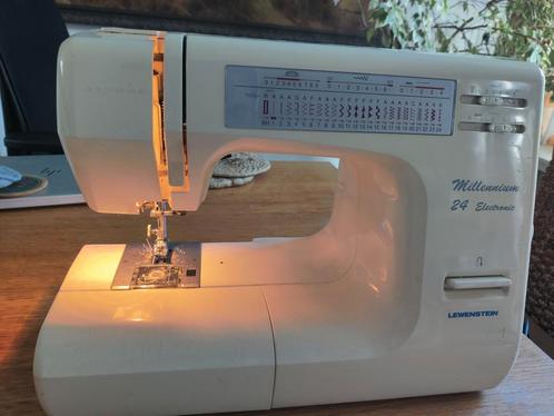 Naaimachine Lewenstein, Hobby en Vrije tijd, Naaimachines en Toebehoren, Zo goed als nieuw, Overige merken, Ophalen of Verzenden