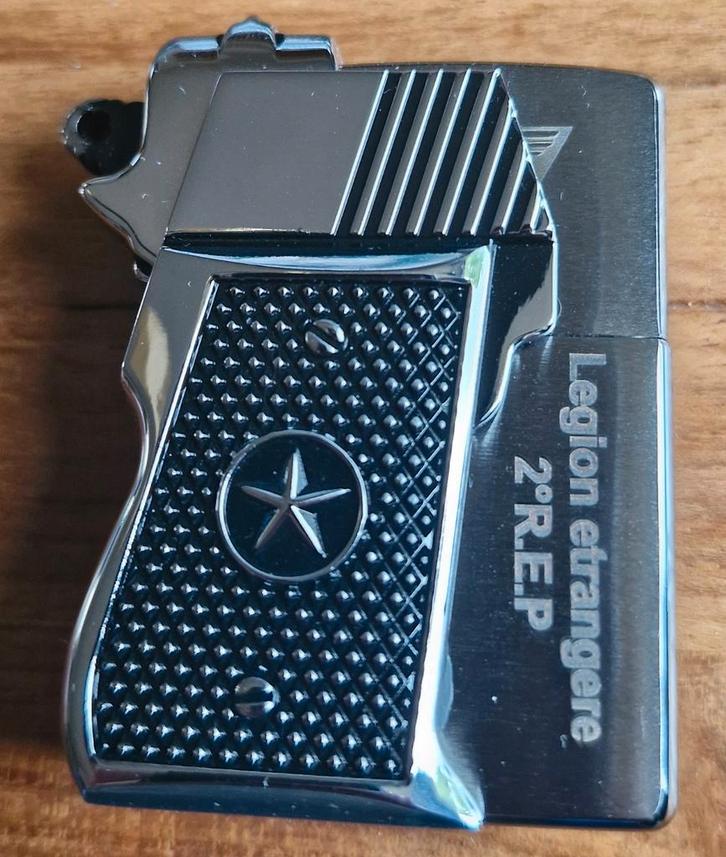 Zippo vreemdelingenlegioen pistoolgreep, Verzamelen, Rookartikelen, Aanstekers en Luciferdoosjes, Nieuw, Aansteker, Ophalen of Verzenden