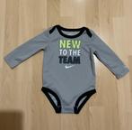 Baby Nike romper mt 68-74 grijs, Kinderen en Baby's, Ophalen of Verzenden, Jongetje of Meisje, Zo goed als nieuw