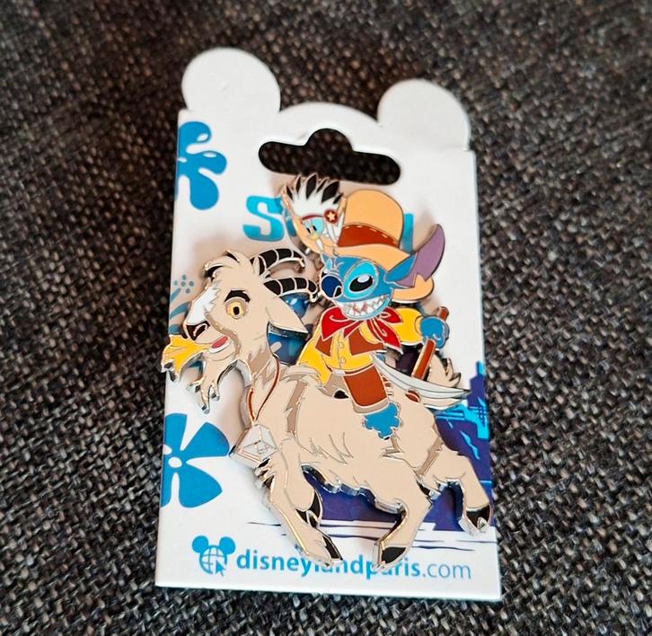 Stitch cowboy pin - Disneyland Parijs (nieuw), Verzamelen, Speldjes, Pins en Buttons, Nieuw, Speldje of Pin, Ophalen of Verzenden