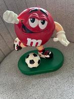 MM Snoep dispencer voetballer en twee MM mokken, Ophalen of Verzenden, Zo goed als nieuw, Overige stijlen, Kop(pen) en/of Schotel(s)