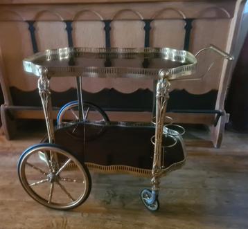Antieke thee/borrelwagen  beschikbaar voor biedingen