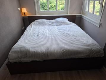 Tweepersoonsbed met lattenbodems (IKEA Sultan Landön) en twe beschikbaar voor biedingen