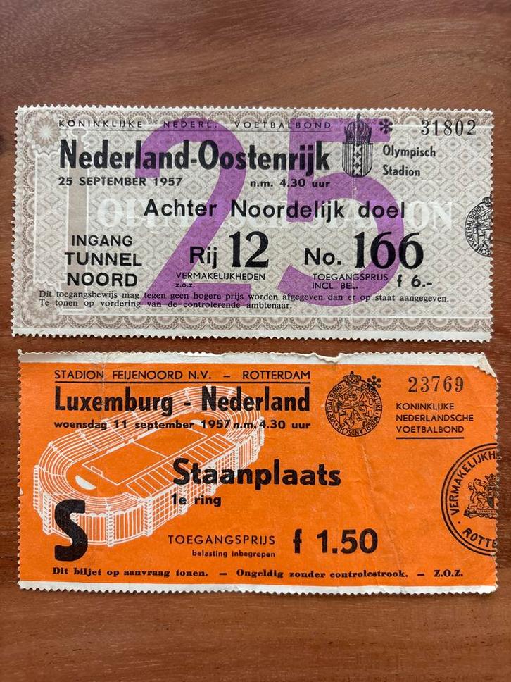 2 Voetbal Kaartjes Nederland 1957, Verzamelen, Sportartikelen en Voetbal, Gebruikt, Overige typen, Overige binnenlandse clubs