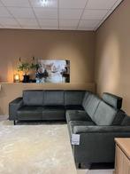Luxe moderne groene bank met hoge rugleuning & relax, Ophalen, Info@vissermeubelen.nl, Nieuw, Sommelsdijkse Haven