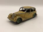 Dinky Toys 151 Triumph 1800 Saloon bruin -SLECHT- M7, Gebruikt, Auto, Dinky Toys, Ophalen of Verzenden
