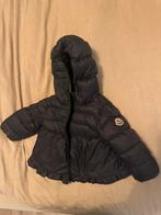 Moncler meisjes baby jasje 6/9m - donkerblauw, Ophalen of Verzenden, Zo goed als nieuw, Meisje, Jasje