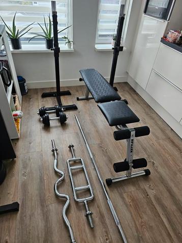 Home gym,136kg gewichten, bench press,  dumbells,  beschikbaar voor biedingen