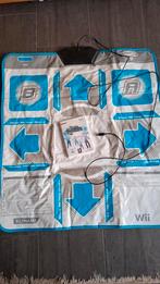 Wii Dance stage hottest party spel+mat, Muziek, Gebruikt, Ophalen of Verzenden, 3 spelers of meer