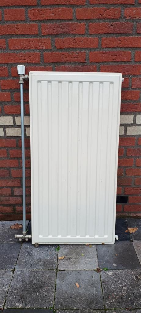 Gebruikte radiator - type T11, Doe-het-zelf en Verbouw, Verwarming en Radiatoren, Gebruikt, Radiator, 80 cm of meer, Minder dan 60 cm