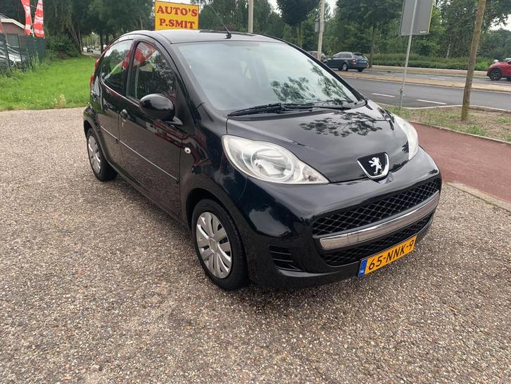 Peugeot 107 1.0-12V Urban Move airco stuurbekr, Auto's, Peugeot, Bedrijf, Te koop, ABS, Airbags, Airconditioning, Centrale vergrendeling