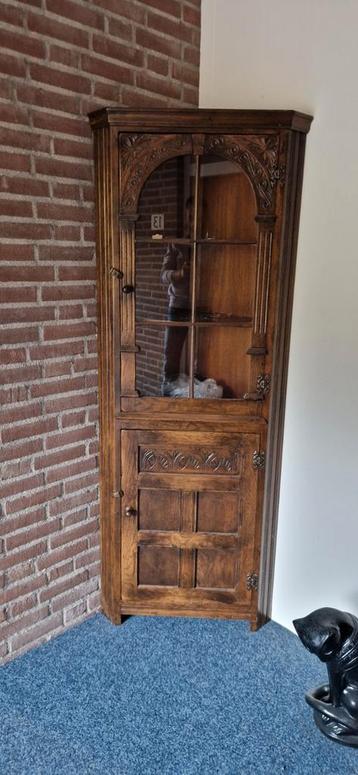 Antieke Houten Hoekkast - Bruin beschikbaar voor biedingen