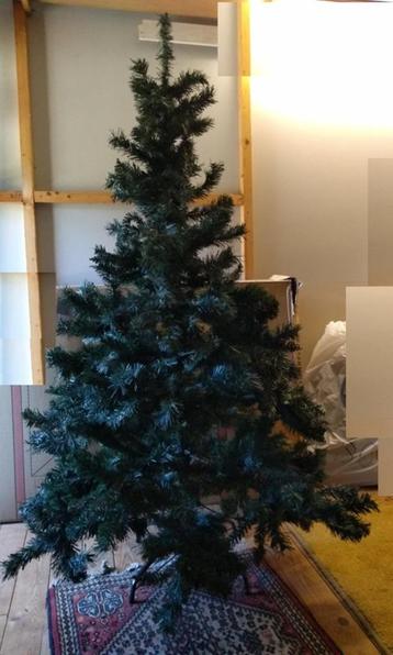 Kunstkerstboom  150 cm.  beschikbaar voor biedingen