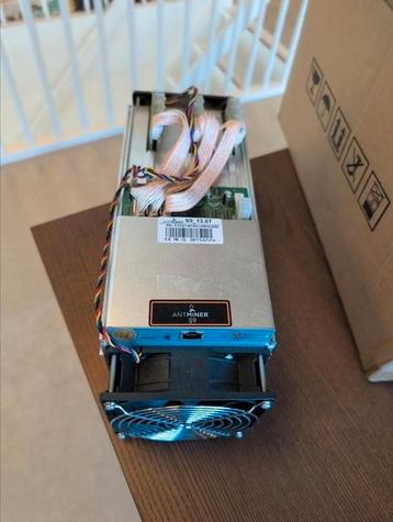 Bitminer Antminer S9. Mine zelf je eigen bitcoins  beschikbaar voor biedingen