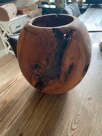 Houten decoratie bol / bloemvaas beschikbaar voor biedingen