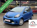 Toyota Aygo 1.0 VVT-i Dynamic Blue AIRCO ALL SEASON BANDEN, Auto's, Toyota, Voorwielaandrijving, Stof, Gebruikt, Zwart