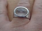 zilveren royale ring met kunststof steen [832], Sieraden, Tassen en Uiterlijk, Ringen, Verzenden, 19 tot 20, Zo goed als nieuw