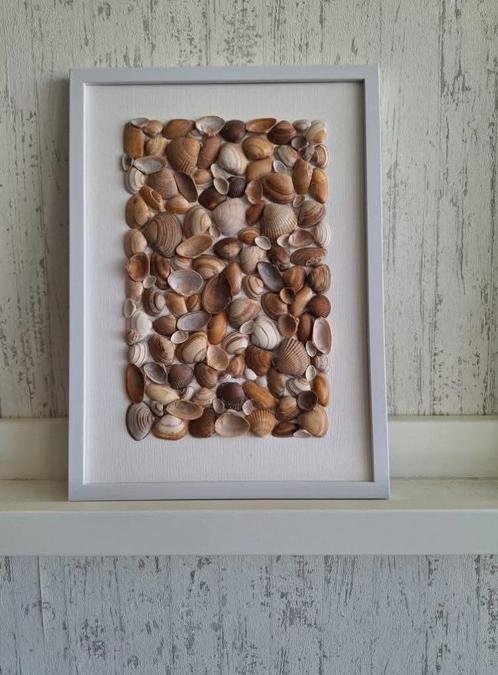 Te koop: kunst met schelpen: schelpenschilderij / fotolijst, Antiek en Kunst, Kunst | Overige Kunst, Ophalen of Verzenden