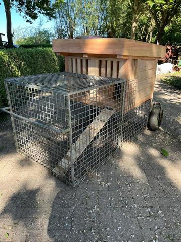 Verplaatsbaar robuust dierenverblijf, kippenhok beschikbaar voor biedingen