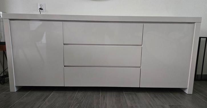 Wit hoogglans dressoir, Huis en Inrichting, Kasten | Dressoirs, Zo goed als nieuw, 150 tot 200 cm, 50 tot 75 cm, Met lade(s), Met deur(en)