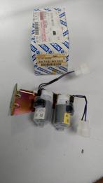 dubbele ruitensproeimotor Nissan Cherry N10, Verzenden