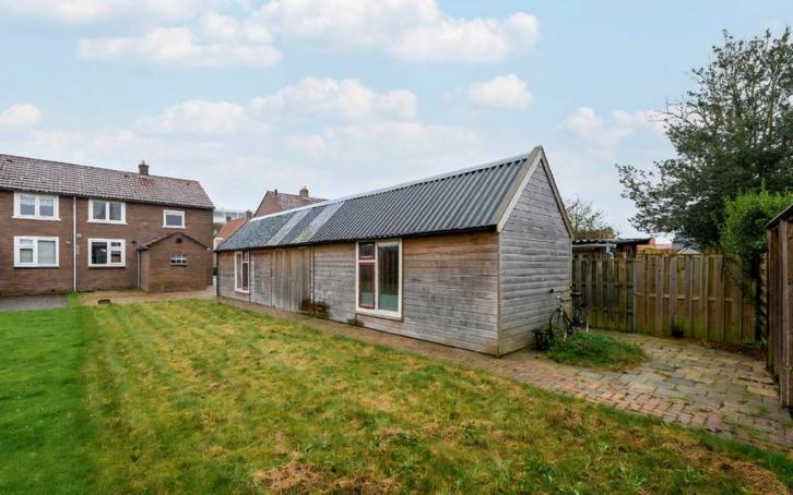 Ruime houten schuur 15x3m, Tuin en Terras, Bergingen en Tuinkasten, Gebruikt, Overige typen, Hout, Ophalen of Verzenden