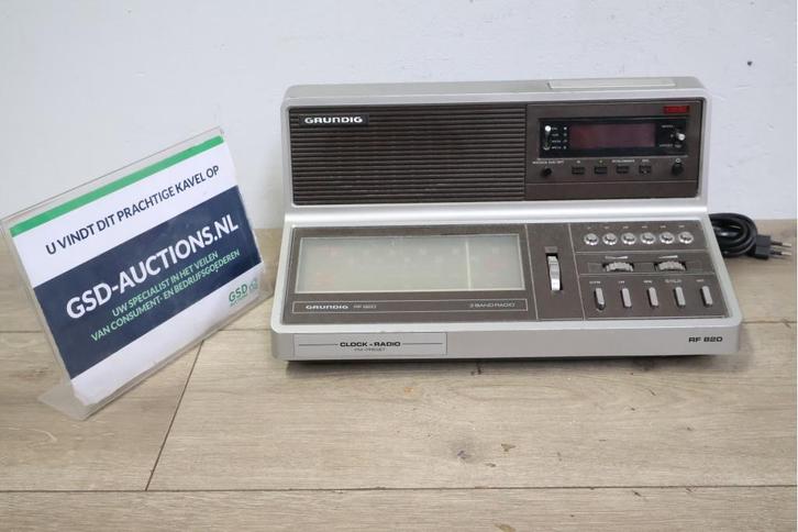 Grundig RF 820 3 band radio, Audio, Tv en Foto, Radio's, Ophalen of Verzenden