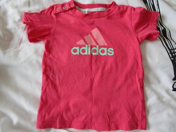 Adidas - shirt maat 74, Kinderen en Baby's, Babykleding | Maat 74, Zo goed als nieuw, Meisje, Shirtje of Longsleeve, Ophalen of Verzenden