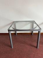 Modern bijzettafeltje met metaal en glas, Huis en Inrichting, Tafels | Bijzettafels, Ophalen, Minder dan 45 cm, Vierkant, 55 tot 75 cm