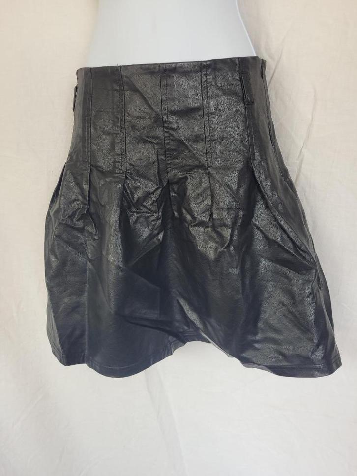 Stoere imitatieleren rok mt 36 merk C&A, Kleding | Dames, Rokken, Zo goed als nieuw, Maat 36 (S), Zwart, Boven de knie, Ophalen of Verzenden