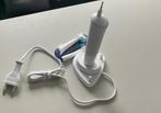 Oral B Pro tandenborstel met oplader, Sieraden, Tassen en Uiterlijk, Uiterlijk | Mondverzorging, Ophalen of Verzenden, Gebruikt