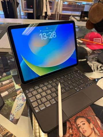 Ipad Air 5e generatie 64 gb compleet € 449,00 (zie foto) beschikbaar voor biedingen