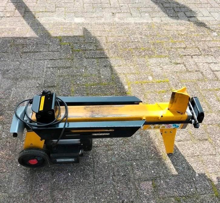 Te huur, kloofmachine/houtklover., Tuin en Terras, Kloofmachines, Zo goed als nieuw, Ophalen of Verzenden