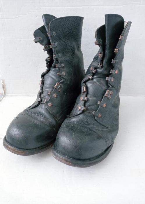 Oude originele zwart leer leren legerkistjes ca maat 43, Verzamelen, Militaria | Algemeen, Landmacht, Kleding of Schoenen, Nederland