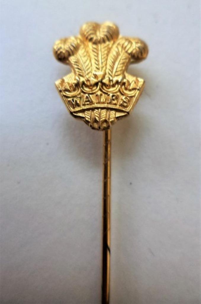 Speldje Welsh Feathers rugbyspeldje, verguld (Sport), Verzamelen, Speldjes, Pins en Buttons, Zo goed als nieuw, Speldje of Pin