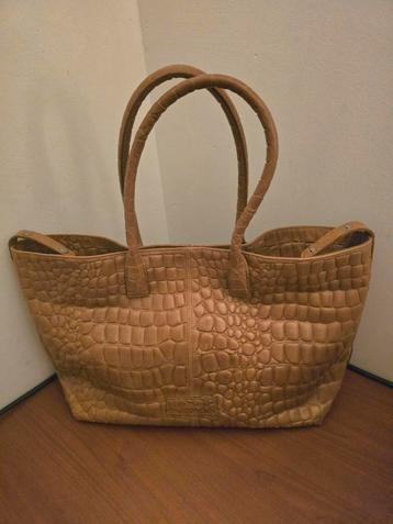 Liebeskind shopper  beschikbaar voor biedingen