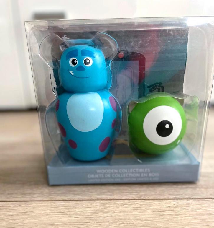 LE Disney Monsters Inc Co Wooden Collectibles Sulley & Mike, Verzamelen, Disney, Nieuw, Beeldje of Figuurtje, Overige figuren