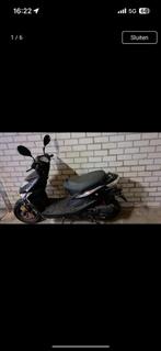 Djjd valetta 50cc injectie(goed werkende “project” scooter), Fietsen en Brommers, Snorfietsen en Snorscooters, Gebruikt, Benzine