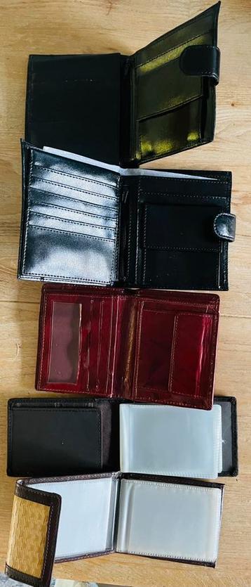 Portemonnees: zwart en bordo beschikbaar voor biedingen