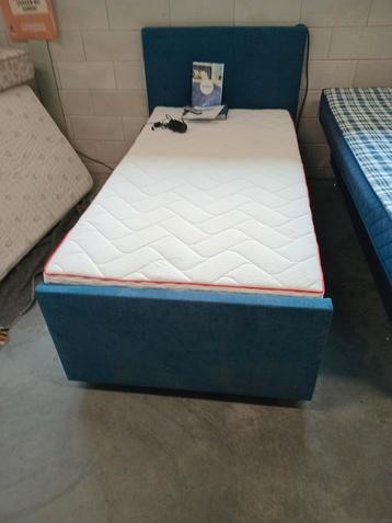 Electrisch verstel/verrijdbare 1-Persoons Boxspring beschikbaar voor biedingen