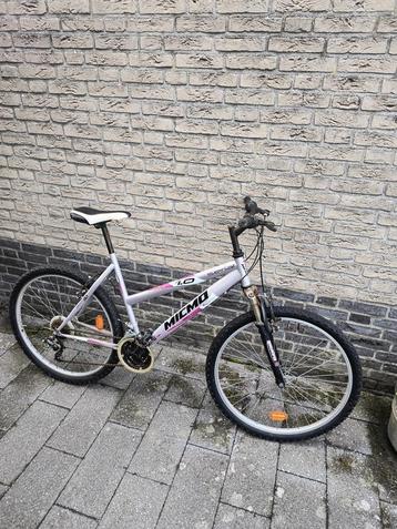 mountainbike 21 versnellingen beschikbaar voor biedingen