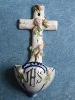 Antiek porseleinen wijwatervaatje JHS, Ophalen of Verzenden