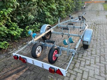 Grote gegalvaniseerde 750 kg kanteltrailer. beschikbaar voor biedingen