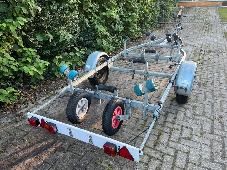 Grote gegalvaniseerde 750 kg kanteltrailer., Watersport en Boten, Boottrailers, Gebruikt, Overige typen, Minder dan 1500 kg, Minder dan 6 meter