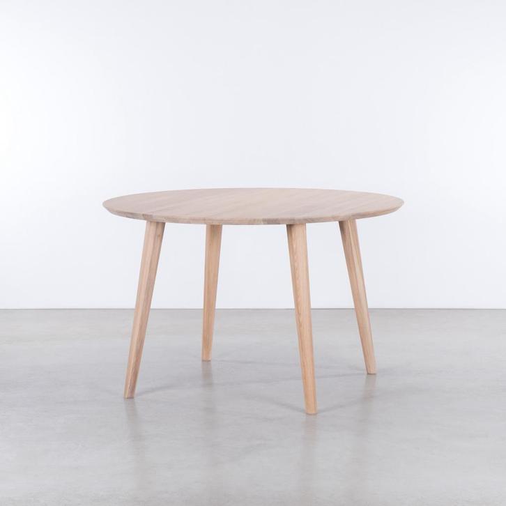 Ronde designer tafel van Sav & Økse - White Wash, Huis en Inrichting, Tafels | Eettafels, Gebruikt, 100 tot 150 cm, Vier personen