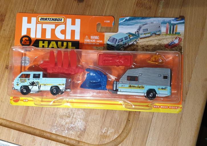 MATCHBOX HITCH AND HAUL VW t3 met caravan, Hobby en Vrije tijd, Modelauto's | Overige schalen, Nieuw, Auto, Ophalen of Verzenden