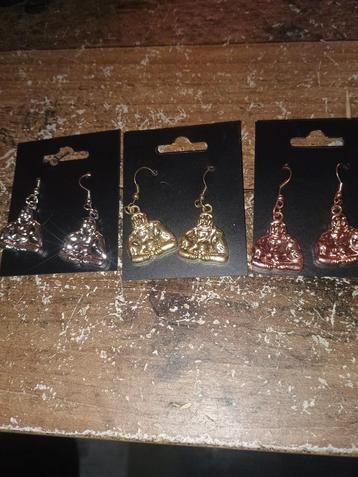 100 Oorbellen op Goud & Zilver en bronze- Nieuw, Verpakt beschikbaar voor biedingen