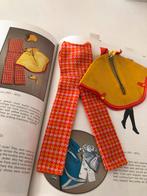 Vintage Barbie Poncho Put-On #3411 (1971-1972), Ophalen of Verzenden, Gebruikt, Kleertjes